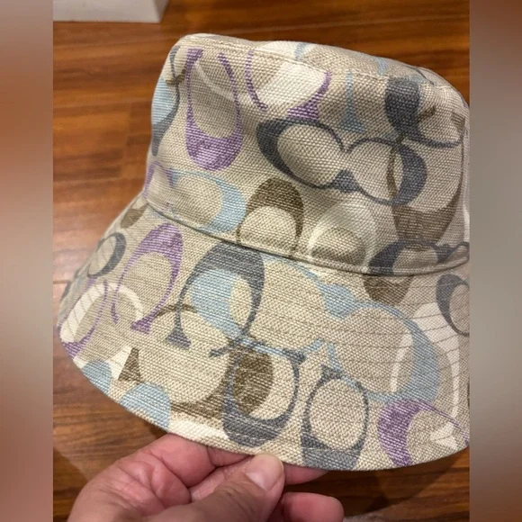 Coach Patterned Bucket Hat - Picture 6 of 7
